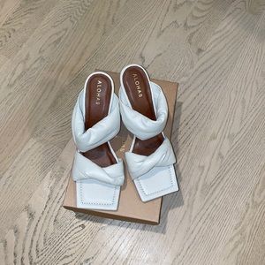 Alohas twist strap white heel